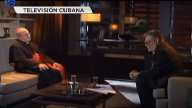 El cardenal Jaime Ortega en el programa Con dos que se quieran que conduce Amaury Pérez.