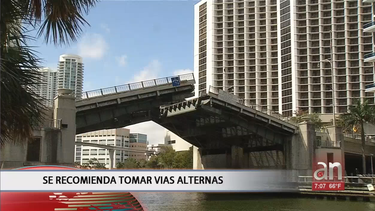 luego de 24 horas de reparaciones fue reabierto el puente de brickell en sentido sur