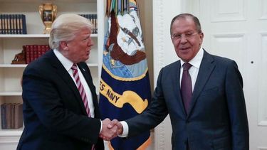 Reporte: Trump compartió información secreta con Rusia