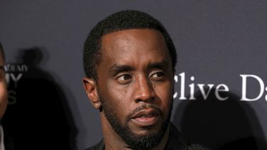ARCHIVO - Sean Combs llega a la Gala Previa a los Grammy y al Saludo a los Íconos de la Industria en el Beverly Hilton Hotel el sábado 25 de enero de 2020, en Beverly Hills, California. (Foto Mark Von Holden/Invision/AP, archivo)