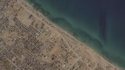 Esta imagen satelital de Planet Labs PBC muestra la Ciudad de Gaza, el lunes 6 de noviembre de 2023, en la Franja de Gaza. (Planet Labs PBC vía AP)
