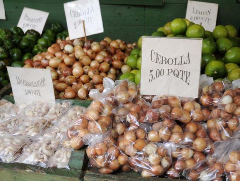 El Ministerio de Comercio Interior se queja de que no hay 'cultura de compraventa'.