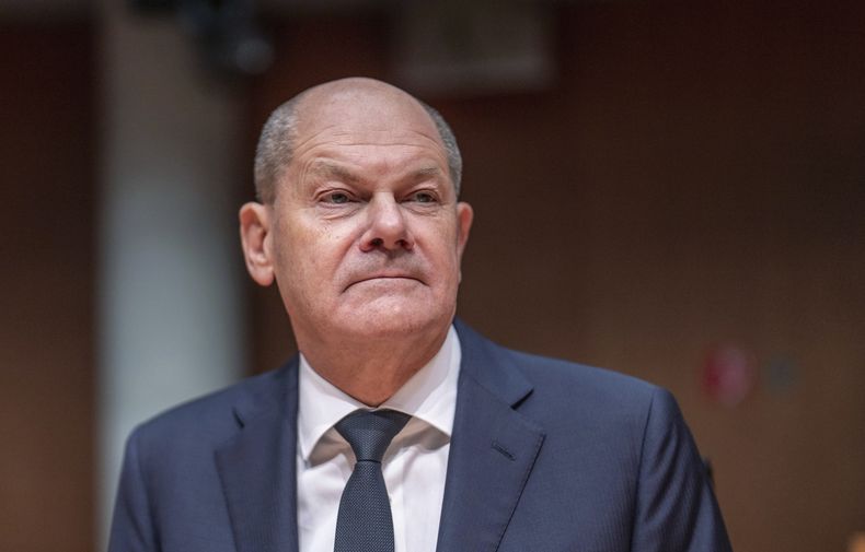 El canciller alemán, Olaf Scholz, participa en la comisión de investigación sobre Afganistán del Bundestag, en Berlín, el jueves 14 de noviembre de 2024. (Michael Kappeler/dpa via AP)