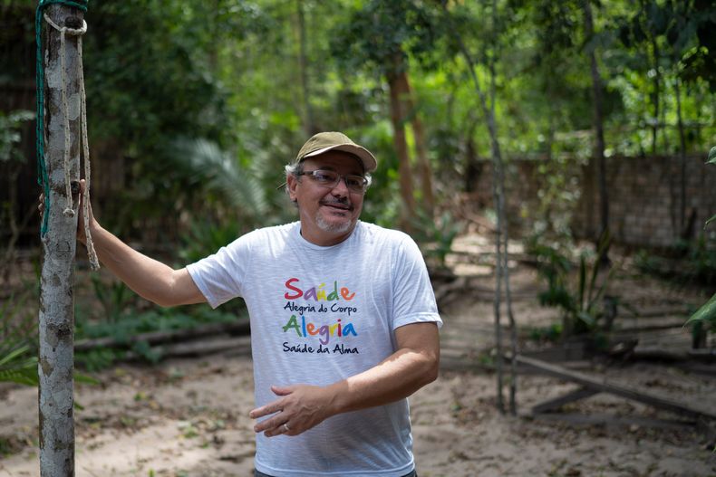 El activista ambiental Caetano Scannavino en Alter do Chao, estado de Pará, Brasil, el 1 de diciembre del 2019. (AP foto/Leo Correa)