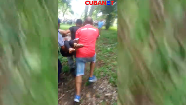 video: momento en que rescatan a sobreviviente de accidente aereo en cuba