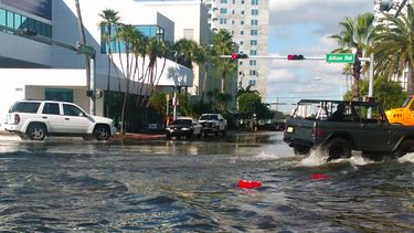 Mareas altas, inundaciones y eclipse de Luna