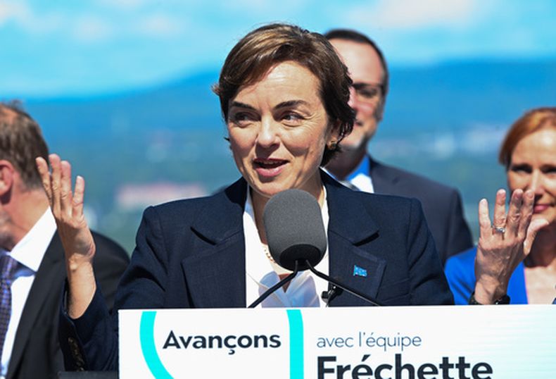 La lideresa de la coalición Avenir Quebec Christine Frechette en conferencia de prensa después de convocar a una elección general, el jueves 27 de agosto de 2027, en Quebec. (Jacques B/The Canadian Press via AP)