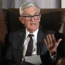ARCHIVO - El presidente de la Reserva Federal, Jerome Powell, habla durante el Foro de Política Monetaria de Estados Unidos, un encuentro anual que se realiza en Nueva York, el viernes 7 de marzo de 2025. (AP Foto/Richard Drew, archivo)