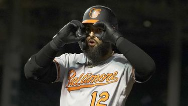Orioles ganan a Cachorros y amplían su racha a 10 victorias