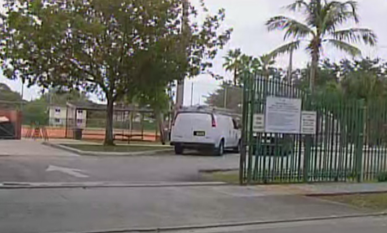 DISPARAN A PRIMOS.png