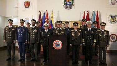 Por qué los jefes militares venezolanos respaldan a Maduro