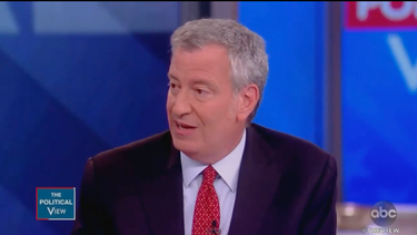 Candidato demócrata defiende en televisión su luna de miel en Cuba