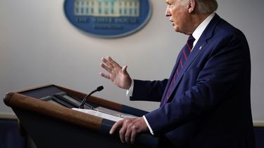 Trump pide cancelar entrenamiento sobre privilegio blanco