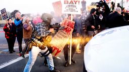 La protesta contra ICE en Oakland, California, el 23 de octubre del 2025 (AP foto/Noah Berger)