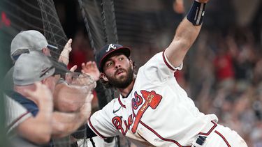 Fuente AP: Dansby Swanson firma por 7 años con Cachorros