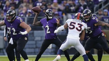 Huntley guía a Ravens a remontada sobre Broncos
