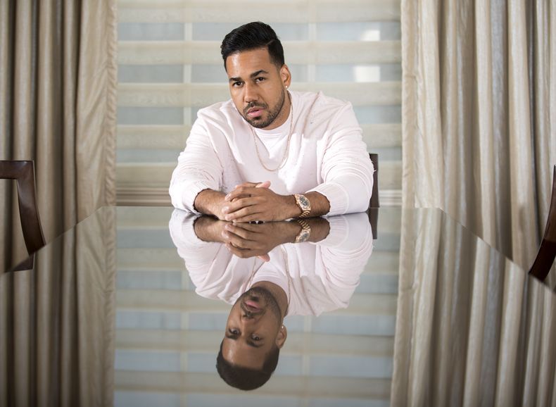 ESP-MUS_ROMEO_SANTOS-0.jpg