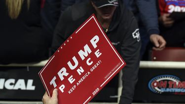 Equipo de reelección de Trump hace campaña por internet