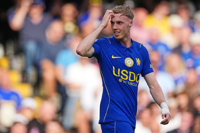 Cole Palmer de Chelsea durante el partido de la Liga Premier contra Hull City, el sábado 12 de septiembre de 2026, en Londres. (AP Foto/Dave Shopland)