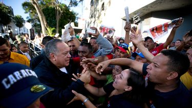 Venezuela: Maduro cambia ministros para enfrentar crisis