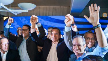 contratistas estadounidenses ponen su dinero en reelegir al gobernador