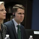Exfuncionario dice que escribió texto anónimo contra Trump