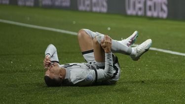 mbappe fuera 3 semanas por desgarre en el musculo