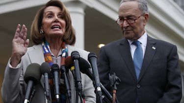 Pelosi promete “tender la mano” a ambos lados de la Cámara