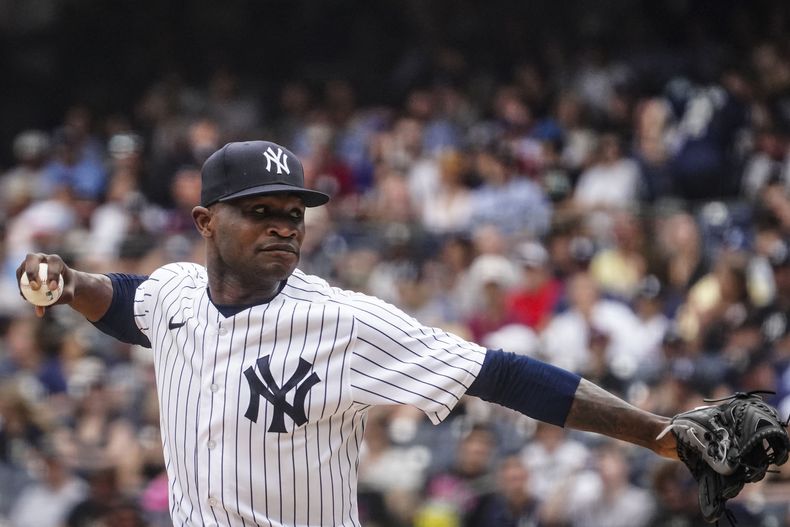 El dominicano Domingo Germán, de los Yanquis de Nueva York, lanza durante el juego del domingo 9 de julio de 2023, ante los Cachorros de Chicago (AP Foto/Bebeto Matthews)