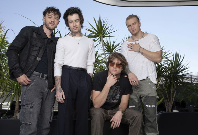 Zachary Newbould, de izquierda a derecha, Conor Smith, Mason Watts y Shane Appell de Midnight Til Morning posan para un retrato para promocionar Building the Band el miércoles 16 de julio de 2025, en Los Ángeles. (Foto Rebecca Cabage/Invision/AP)