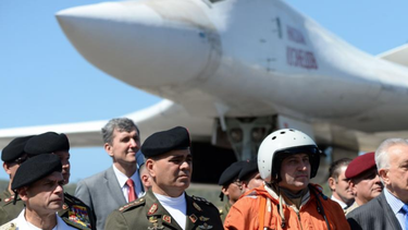 llegan a venezuela bombarderos rusos con capacidad nuclear ¿a que le teme maduro?