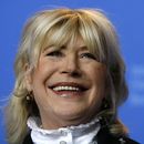 ARCHIVO - La actriz y cantante británica Marianne Faithfull posa durante una sesión fotográfica para su película Irina Palm en el 57º Festival Internacional de Cine de Berlín Berlinale en Berlín, el martes 13 de febrero de 2007. (Foto AP/Markus Schreiber,archivo)
