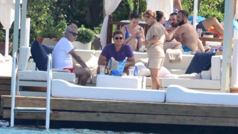 La revista Gala publica esta foto en un artículo sobre la estancia de Antonio Castro en Turquía.