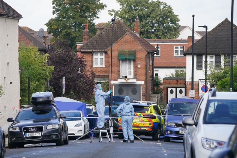 EUR-GEN GBRETAÑA-HOMBRE ABATIDO