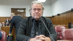 ARCHIVO - Steve Bannon comparece en una corte de Nueva York, el 12 de enero de 2023. (Steven Hirsch/New York Post via AP, Pool, File)