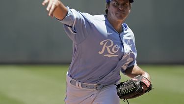 Greinke brilla en su apertura 500; Reales superan a Rangers