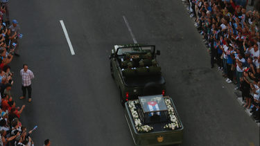 cenizas del dictador fidel castro salen en caravana hacia el oriente de cuba