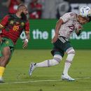 Jesús Gallardo, de la selección de México, controla el balón frente a Bryan Mbeumo, de Camerún, durante un partido amistoso disputado el sábado 10 de junio de 2023, en San Diego (AP Foto/Gregory Bull)