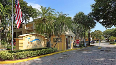 the beach club en fontaunebleau y el escandolo de los condominios