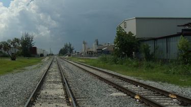 autoridades del condado estudian rehabilitar algunas lineas ferroviarias