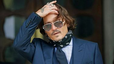 johnny depp acepto abandonar la saga de animales fantasticos