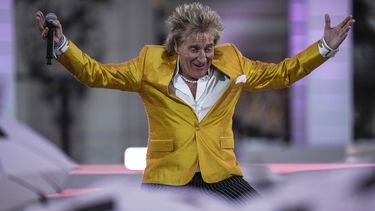 Rod Stewart en el concierto Platinum Jubilee frente al Palacio de Buckingham en Londres el 4 de junio del 2022. (AP foto/Alastair Grant, Pool)