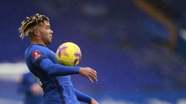 Futbolistas presionan a Instagram para combatir racismo