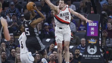 Fox y Sabonis ayudan a Kings en paliza sobre Blazers