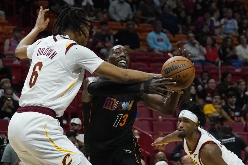 DEP-BAS CAVALIERS-HEAT