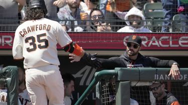 Crawford pega jonrón; Gigantes vencen a Rockies por 10ma vez