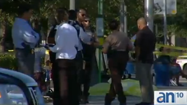 americateve | Ocurrió en el estacionamiento de una tienda Walmart y ya hay tres personas detenidas en relación con el hecho.