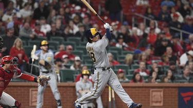 Cerveceros se imponen 5-4 a Rojos en duelo de cuadrangulares
