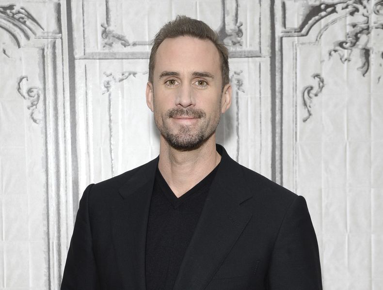 ESP-TEL_JOSEPH_FIENNES-MICHAEL_JACKSON-0.jpg
