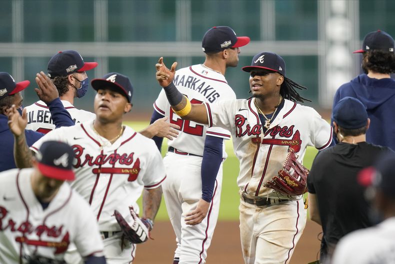 DEP-BEI_MARLINS-BRAVOS-0.jpg